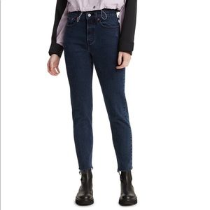 Levi’s Wedgie icon fit raw hem Sz 26